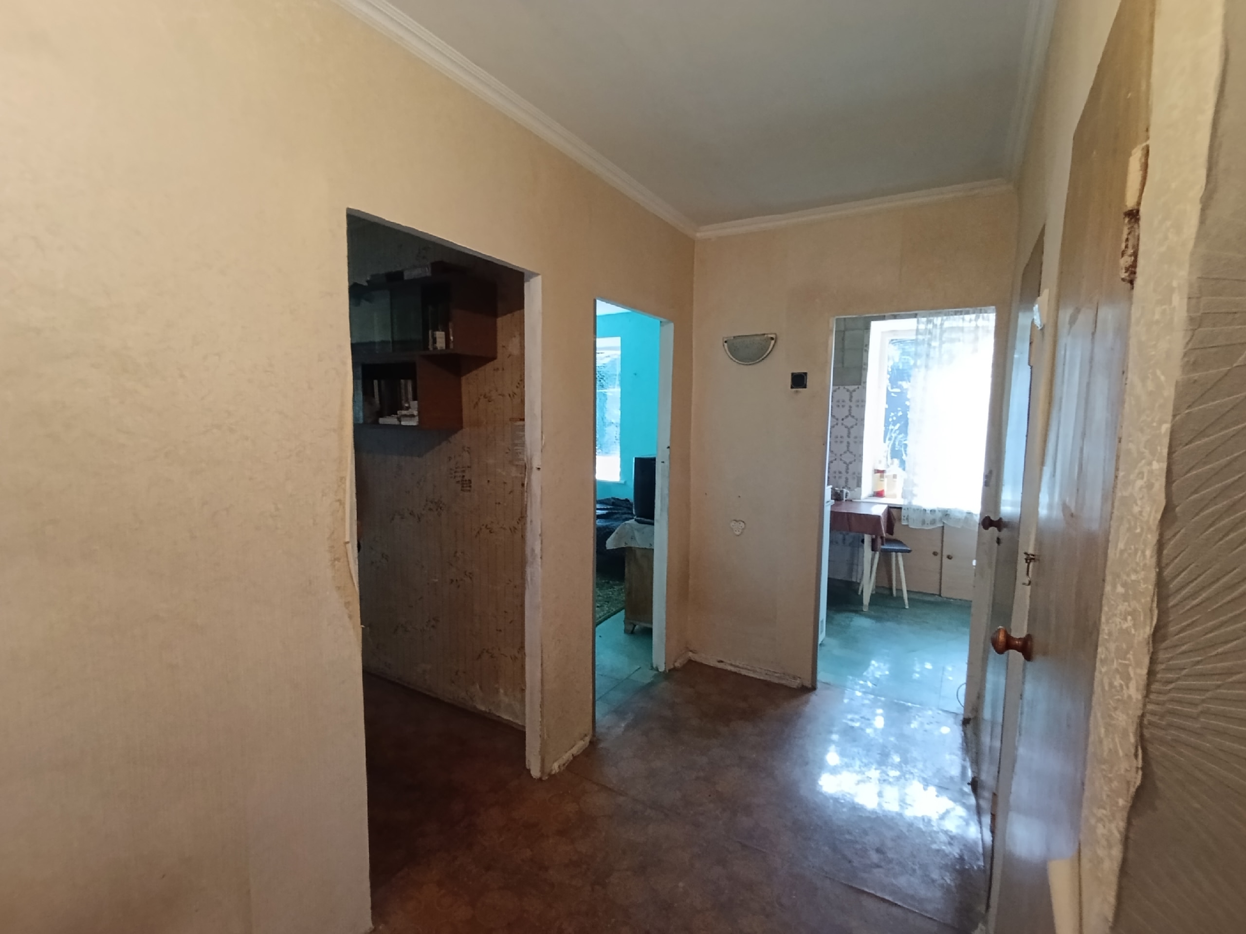 🏡 Продам 2-комнатную квартиру на кв. 50 лет Октября 📍 3/9 этаж кирпичного дома 📐 Площадь: 45 кв. м 🔹Окна пластиковые 🔹Балкон застеклён 🔹Заменены трубы в ванной и туалете (пластиковые) 🔹Квартира под ремонт — отличный вариант для реализации собственного дизайна 🔹 Есть возможность установки автономного отопления...