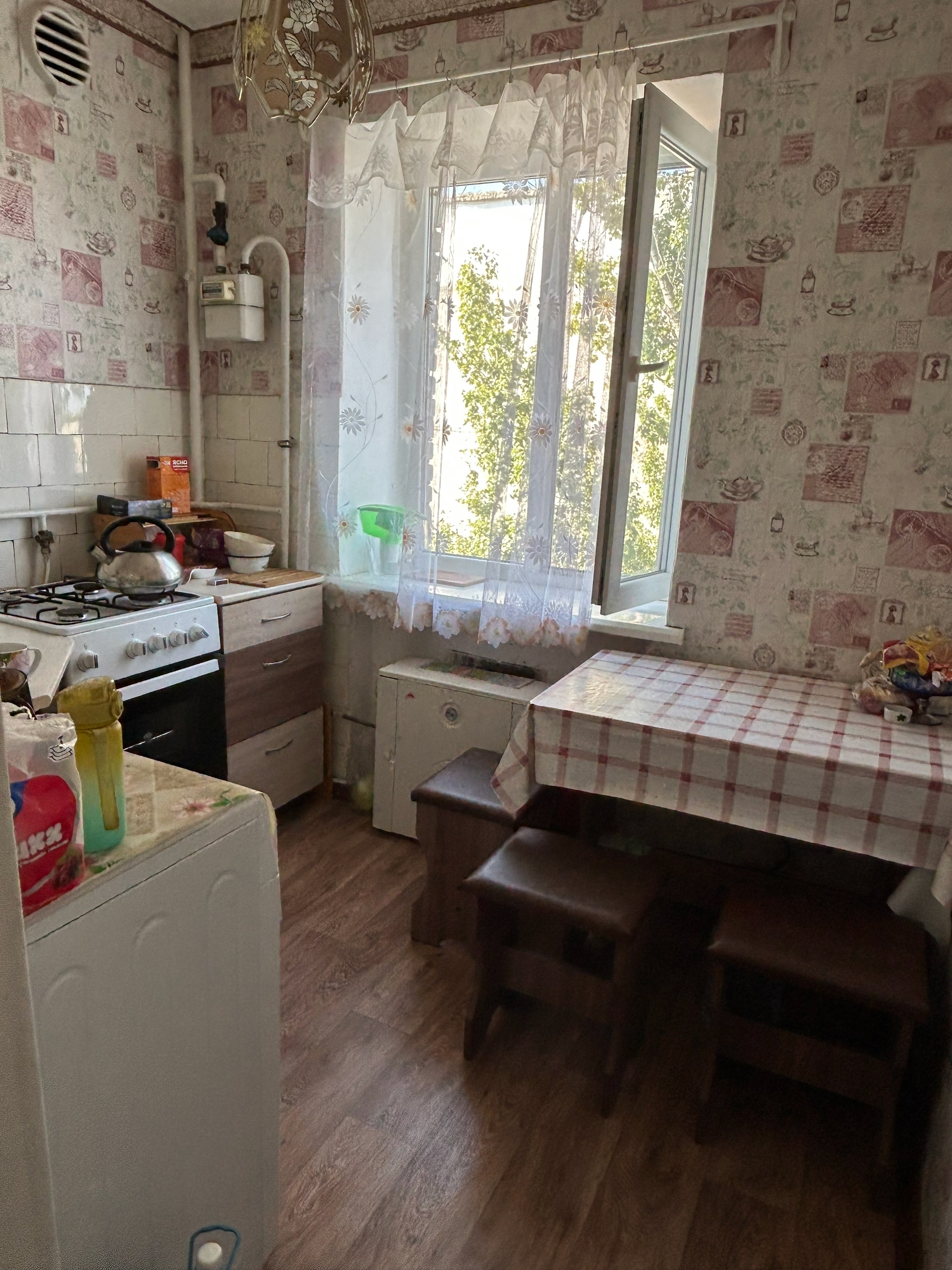 Продается 3-х комнатная квартира.г Краснодон,улица Петра Котова 4а. Этаж:4/5 Документы в порядке! Цена:3,7млн.₽ По всем интересующим вопросам ,обращаться в л.с. Или по тел.+79180164272(Telegram,Whatsapp)...